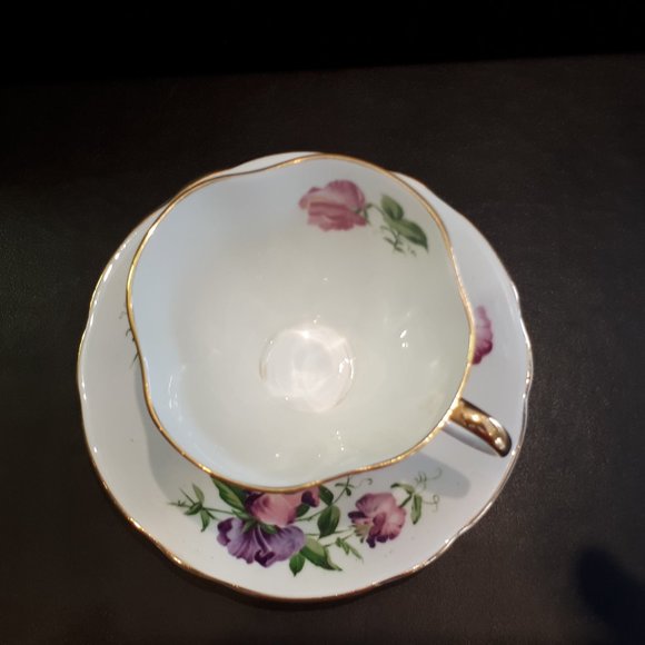 Windsor, Fine Bone China Floral Teacup And Saucer - Picture 5 of 8